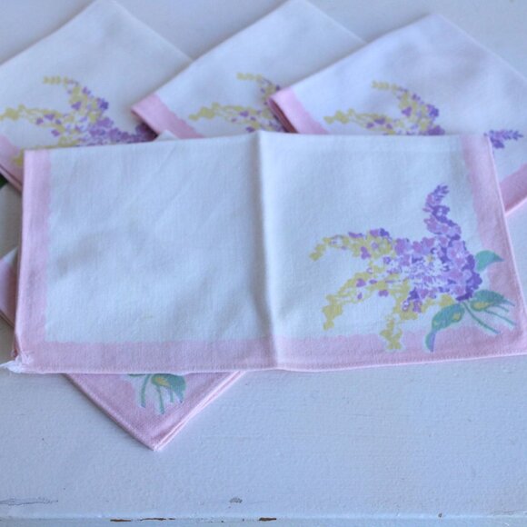 Vintage 1960s 1970s Napkins Set of Five, Floral Print on White and Pink Linen - Picture 8 of 10